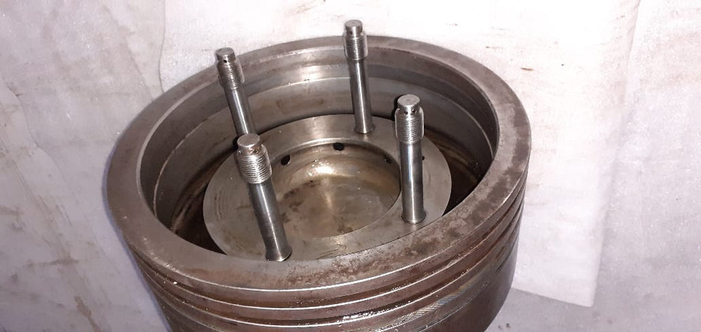 お金を節約 CWH 084-0906 3348 Grab Arm Cylinder Barrel Assembly for 066-0921  Pierce Cylinder. Includes Bearing, snap Rings, and Grease Zerk. Replaces 08 並行輸入